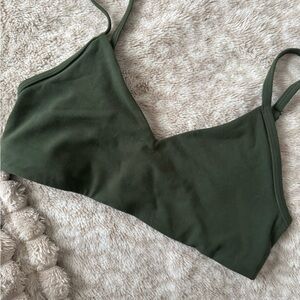 Aritzia TNA LIFEHOLD TIGHT BRA TOP